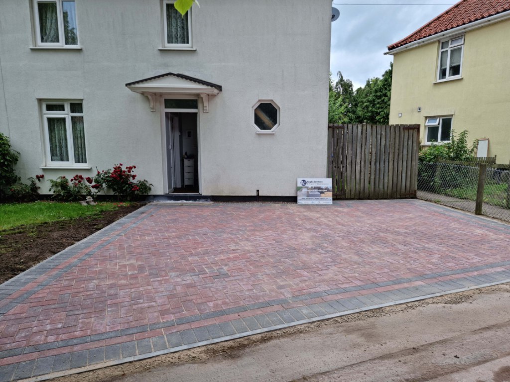 This is a newly installed block paved drive installed by Eastbourne Driveways